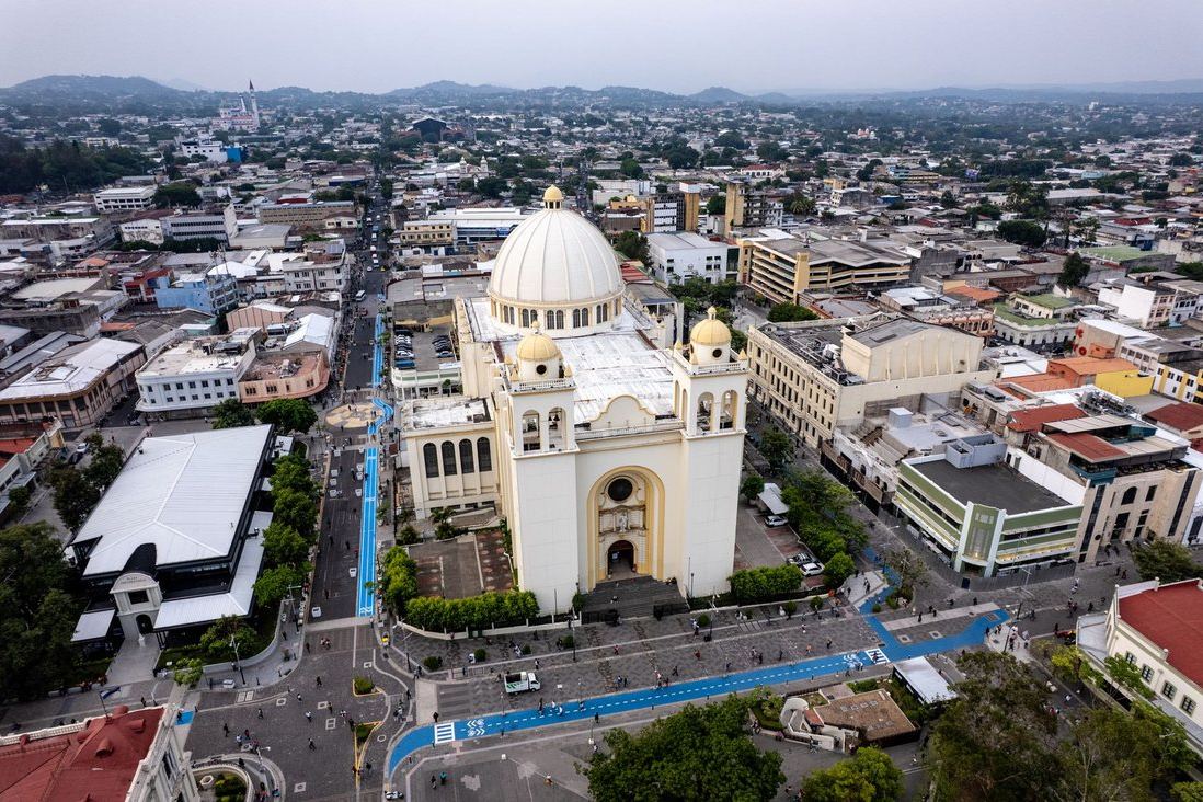 San Salvador — foto 1