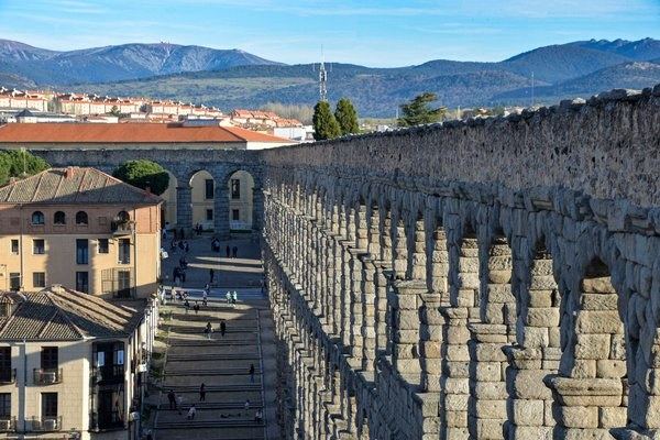 Paseo en globo aerostático sobre Segovia con traslados incluidos (5 horas).