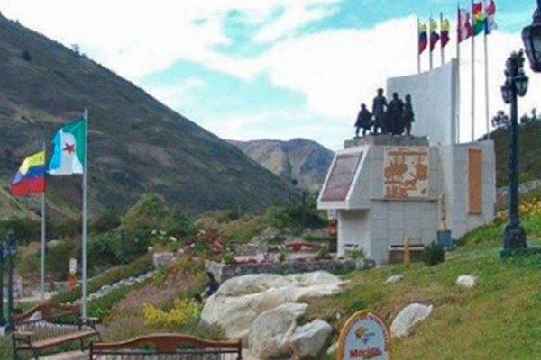 Monumento del perro Nevado, Capilla de Piedra y Pico El Águila.