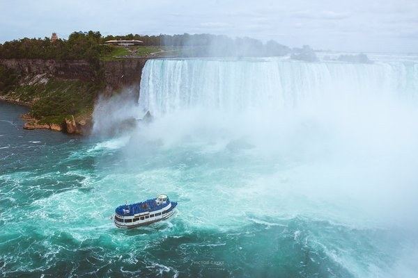 Tour de 2 días 1 noche a las Cataratas del Niágara, Toronto y las 1000 Islas: incluye hospedaje, transporte, desayuno y guía en inglés-español.